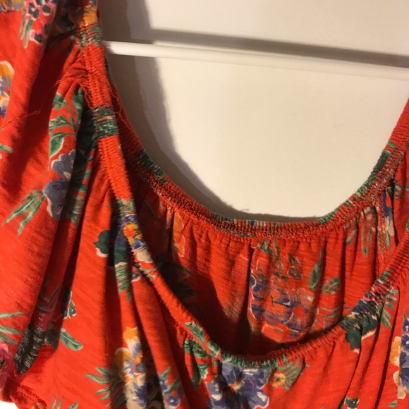 Red flower print off the shoulder top - Picture 4 of 4